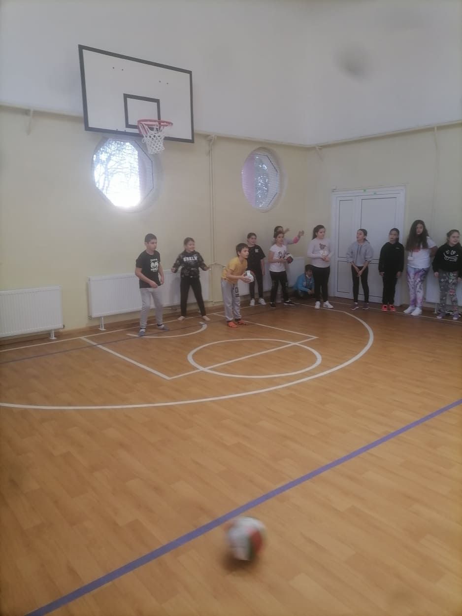Турнир по народна топка в НУ "Станислав Доспевски" 2