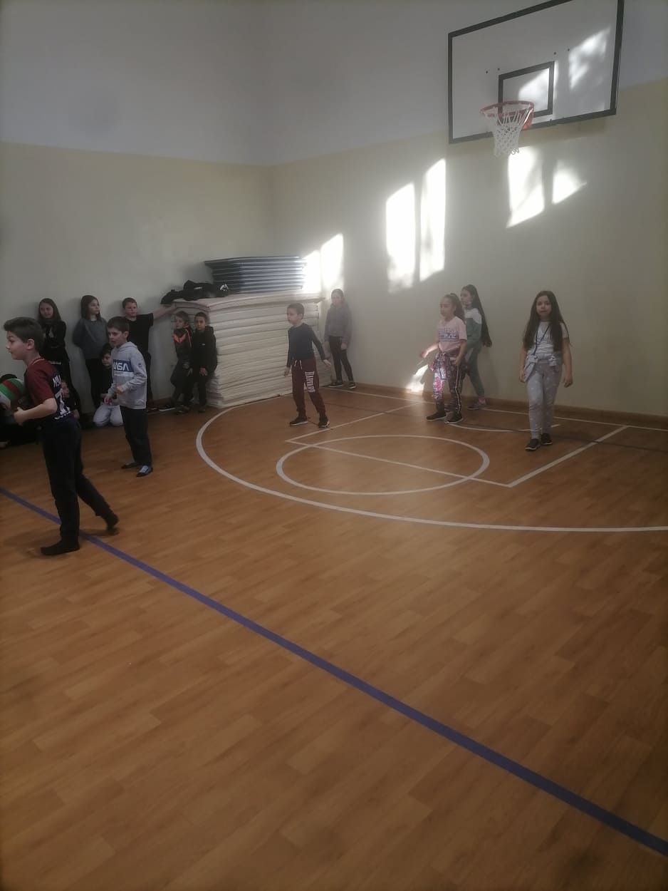 Турнир по народна топка в НУ "Станислав Доспевски" 4